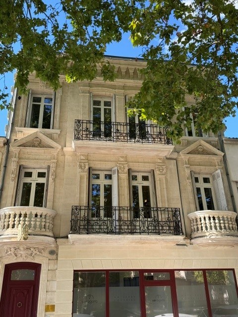 Façade de l'office SERAGORA Notaires, 189 rue Georges Bonnac à Bordeaux